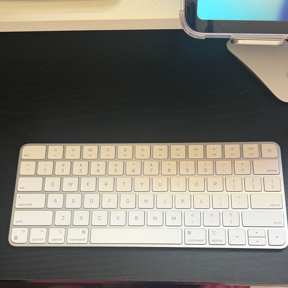 Apple Compact Wireless Keyboard — Silver and White